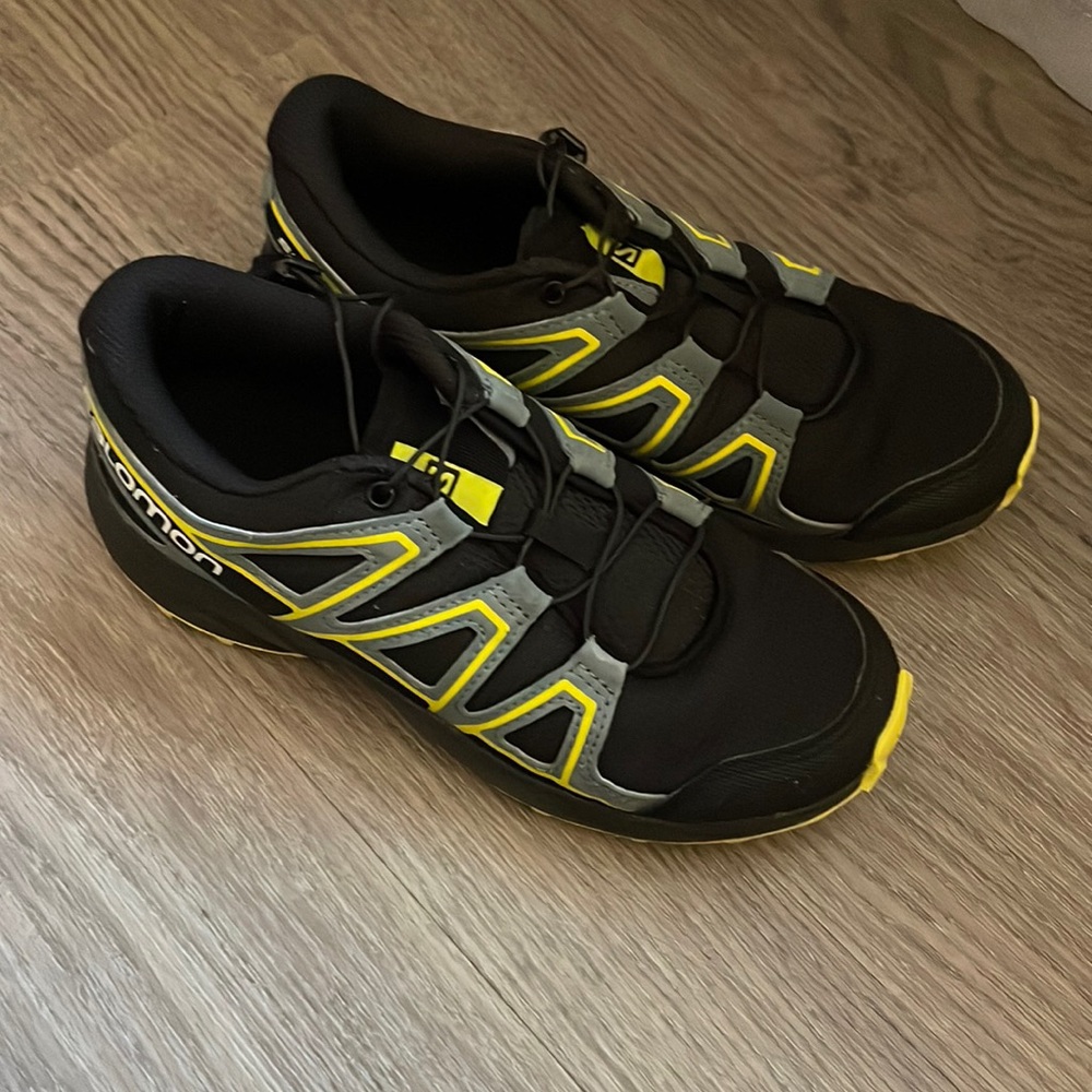 Salomon kid’s hiking shoe
